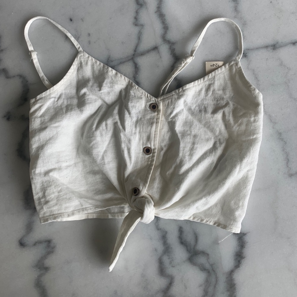 Brand new with tags garage white crop T-shirt!!